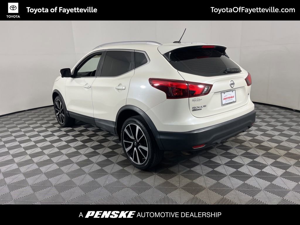 Used 2017 Nissan Rogue Sport SL w/ SL Premium Package image 3