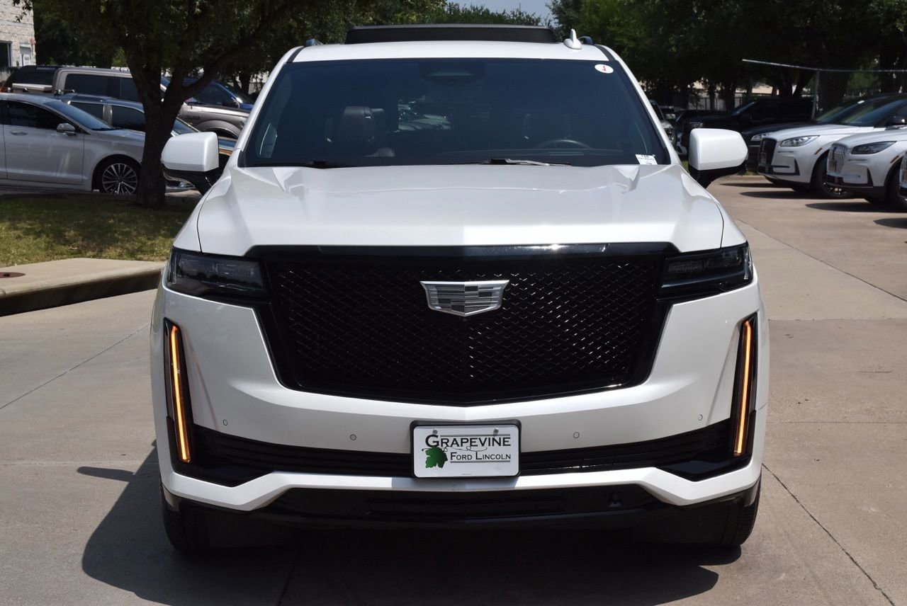Used 2023 Cadillac Escalade ESV Sport Platinum w/ LPO, ONYX Package AWD/4WD image 3