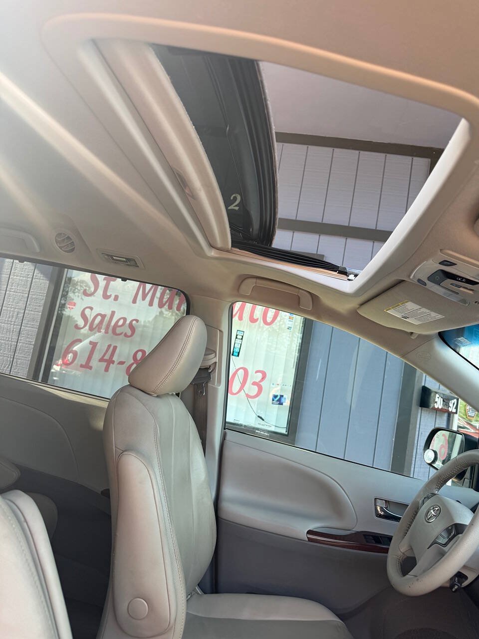 Used 2013 Toyota Sienna XLE FWD image 9