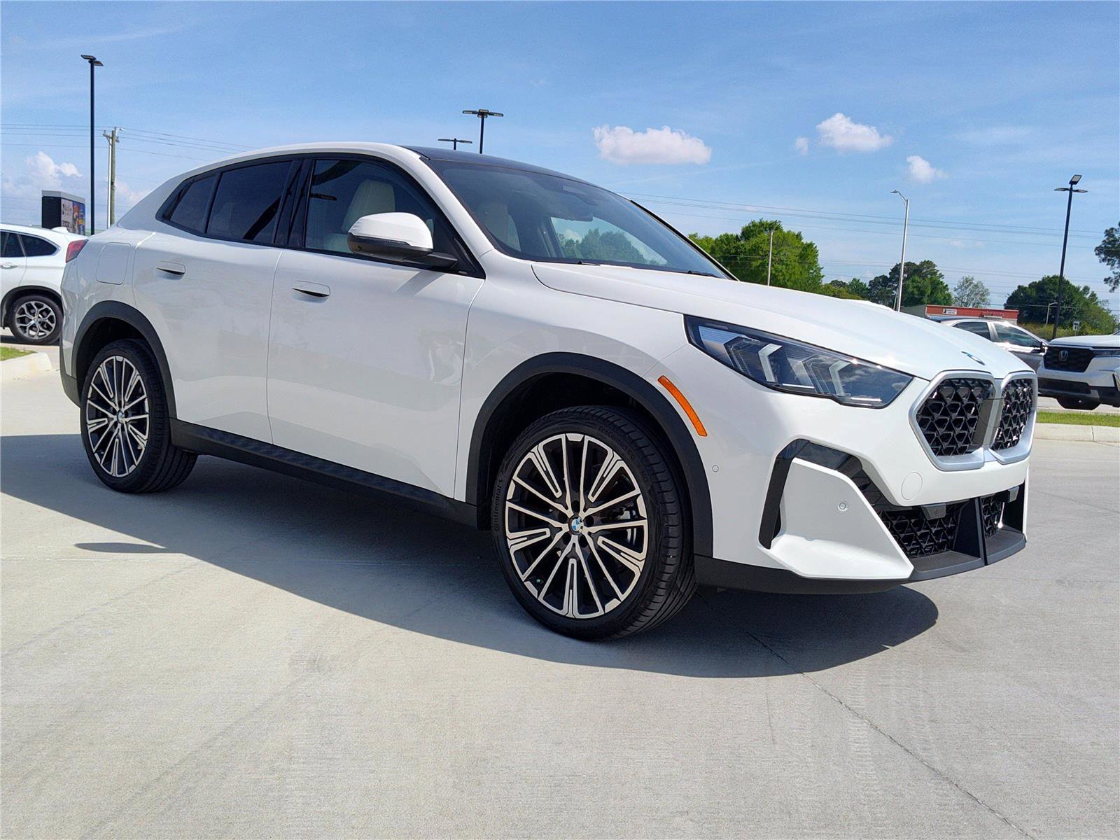 Certified 2026 BMW X2 xDrive28i w/ Technology Package AWD/4WD image 10