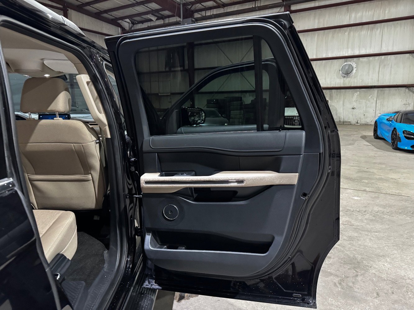 Used 2022 Ford Expedition Max XLT image 20