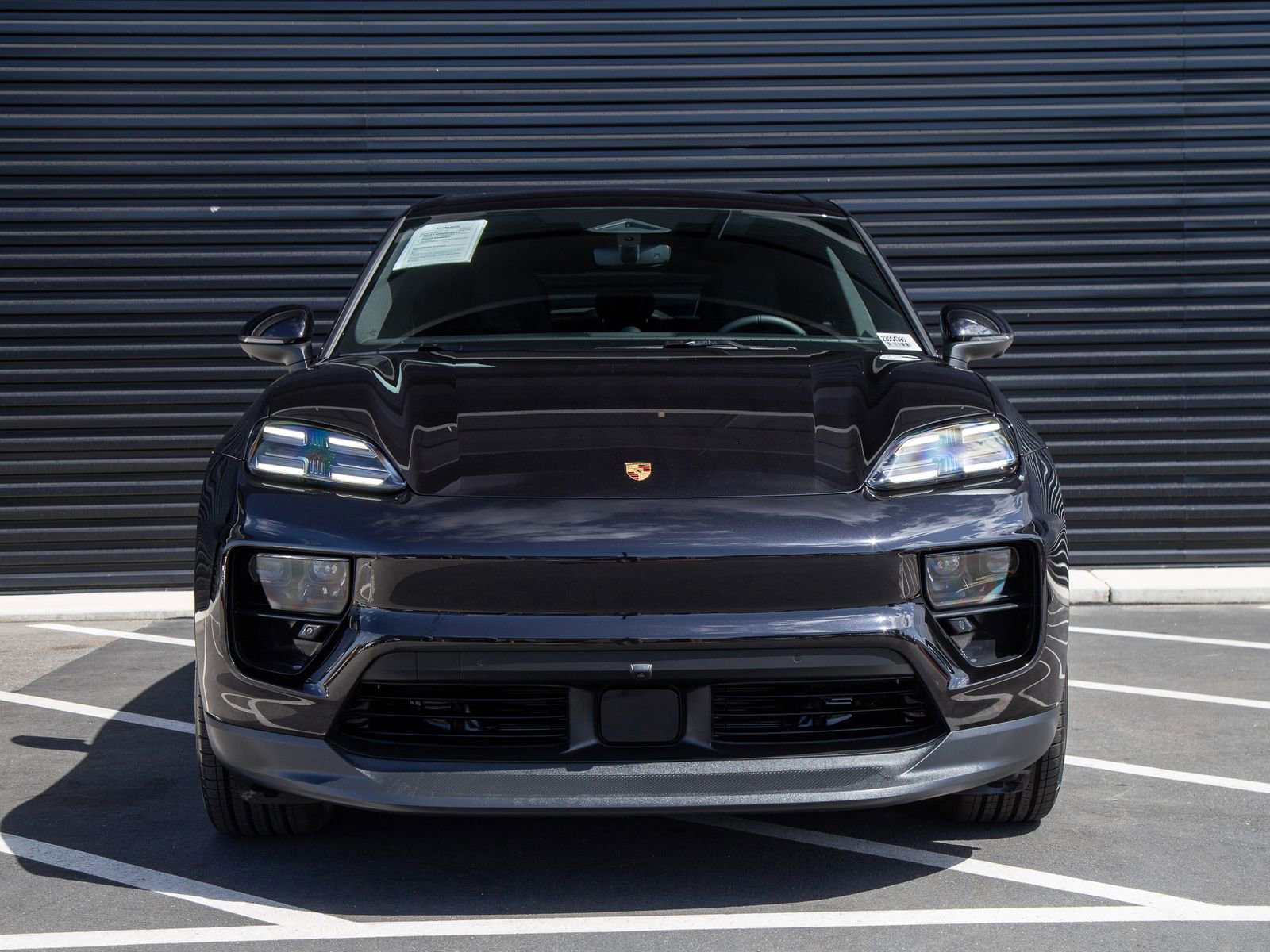 Used 2025 Porsche Macan 4S Electric AWD/4WD image 6