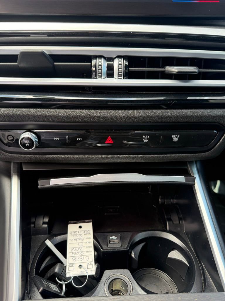 Used 2024 BMW 330i xDrive Sedan AWD/4WD image 16