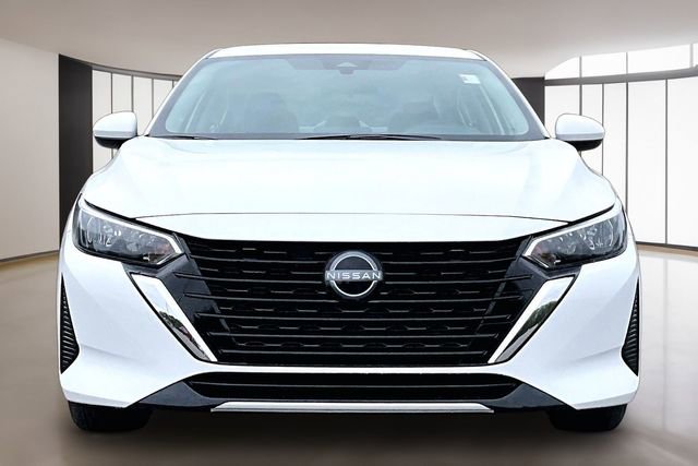 Used 2025 Nissan Sentra SV image 2