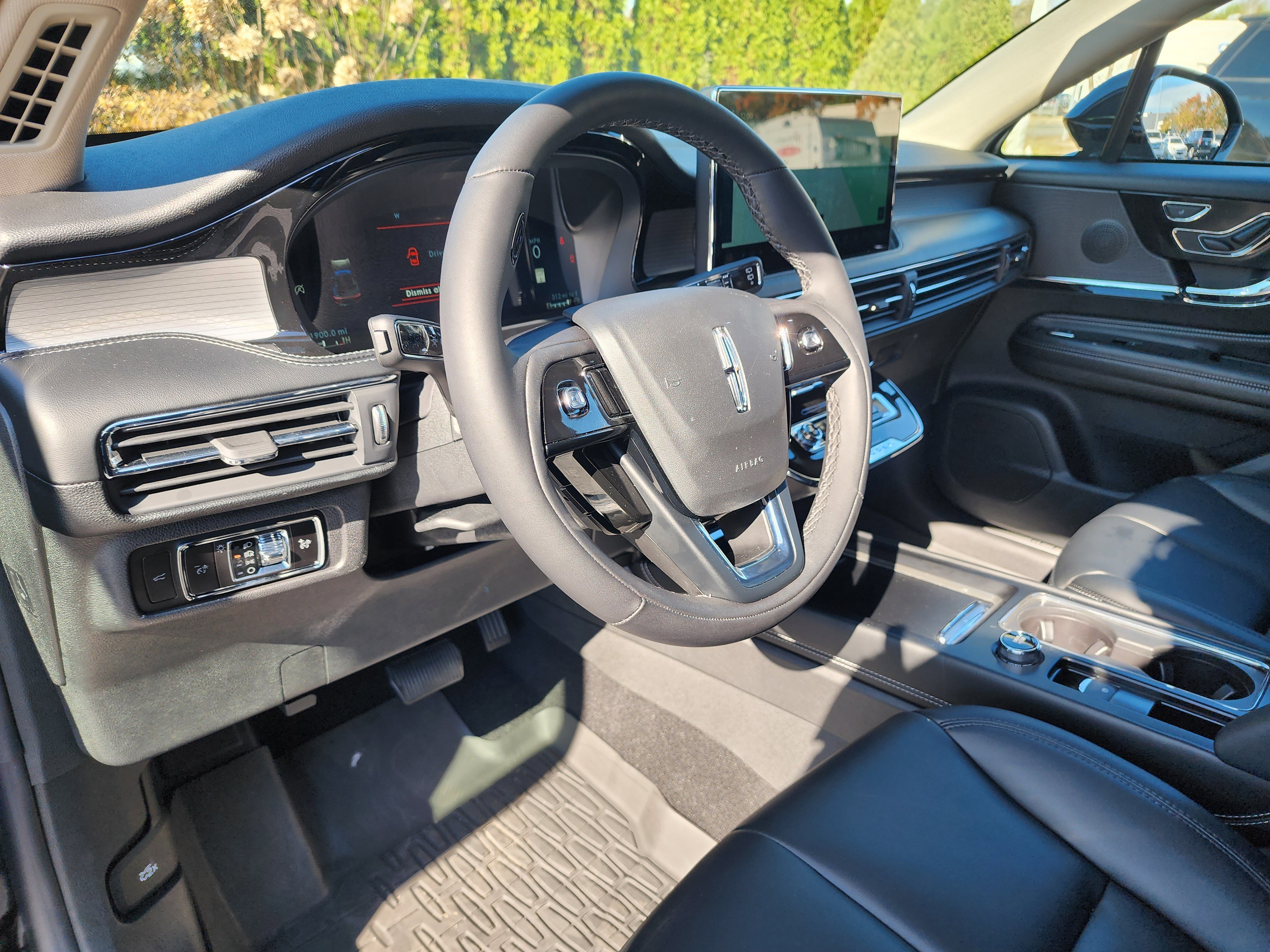 Used 2025 Lincoln Corsair FWD image 22