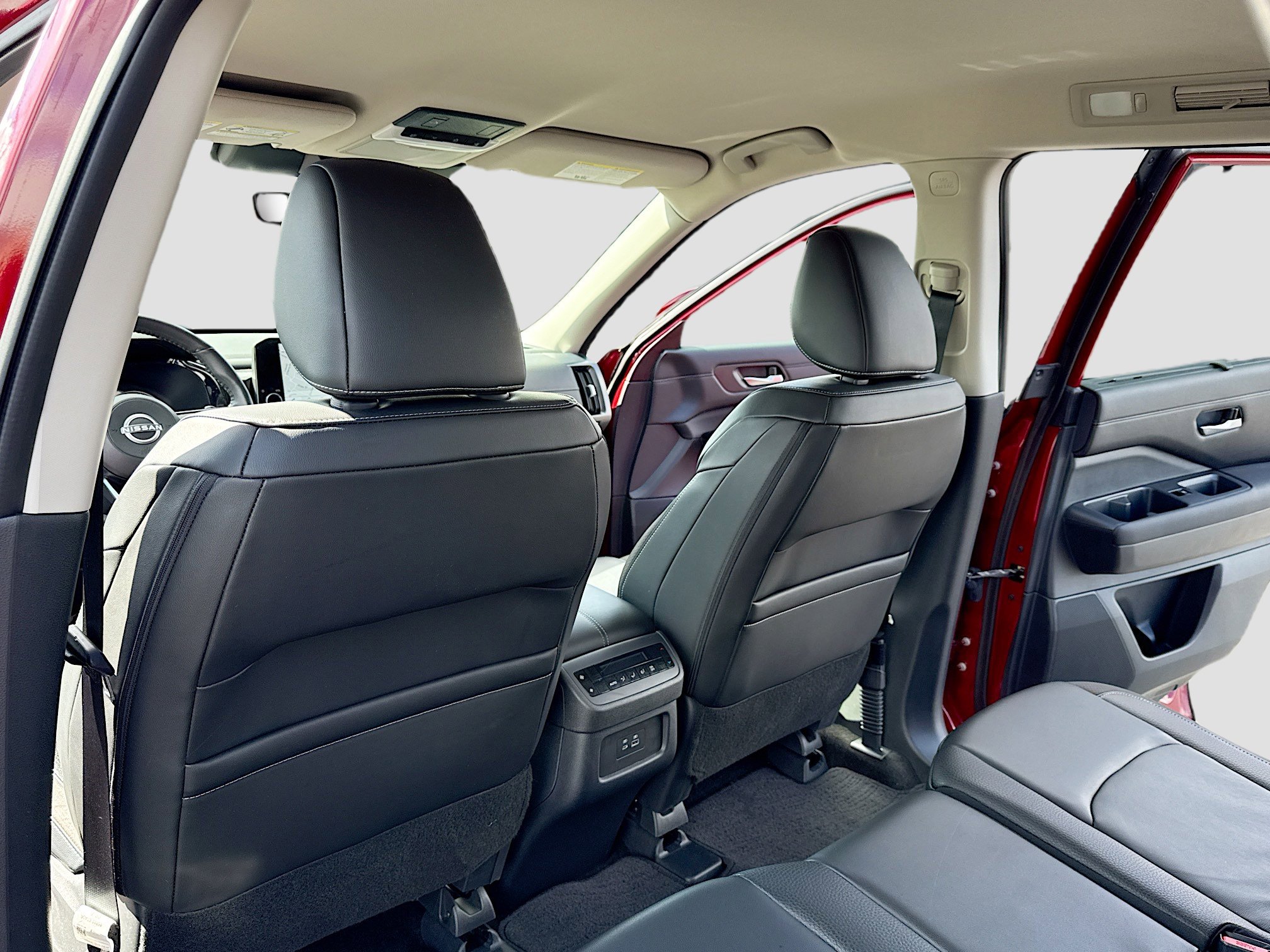 Certified 2024 Nissan Pathfinder SL image 6