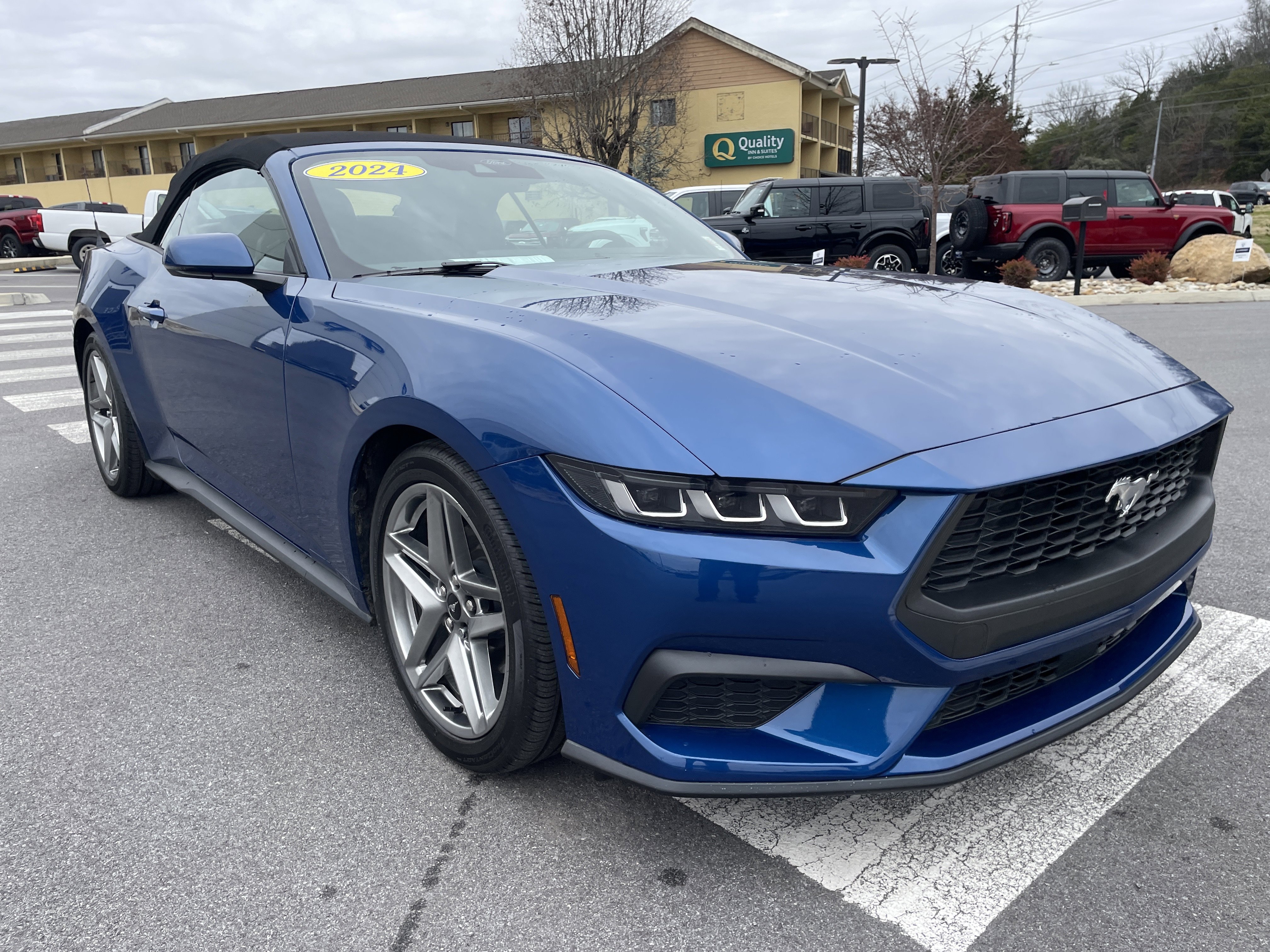 Used 2024 Ford Mustang Premium image 3