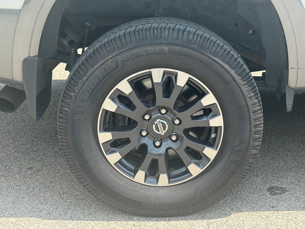 Used 2016 Nissan Titan PRO-4X w/ Pro-4x Convenience Package AWD/4WD image 9