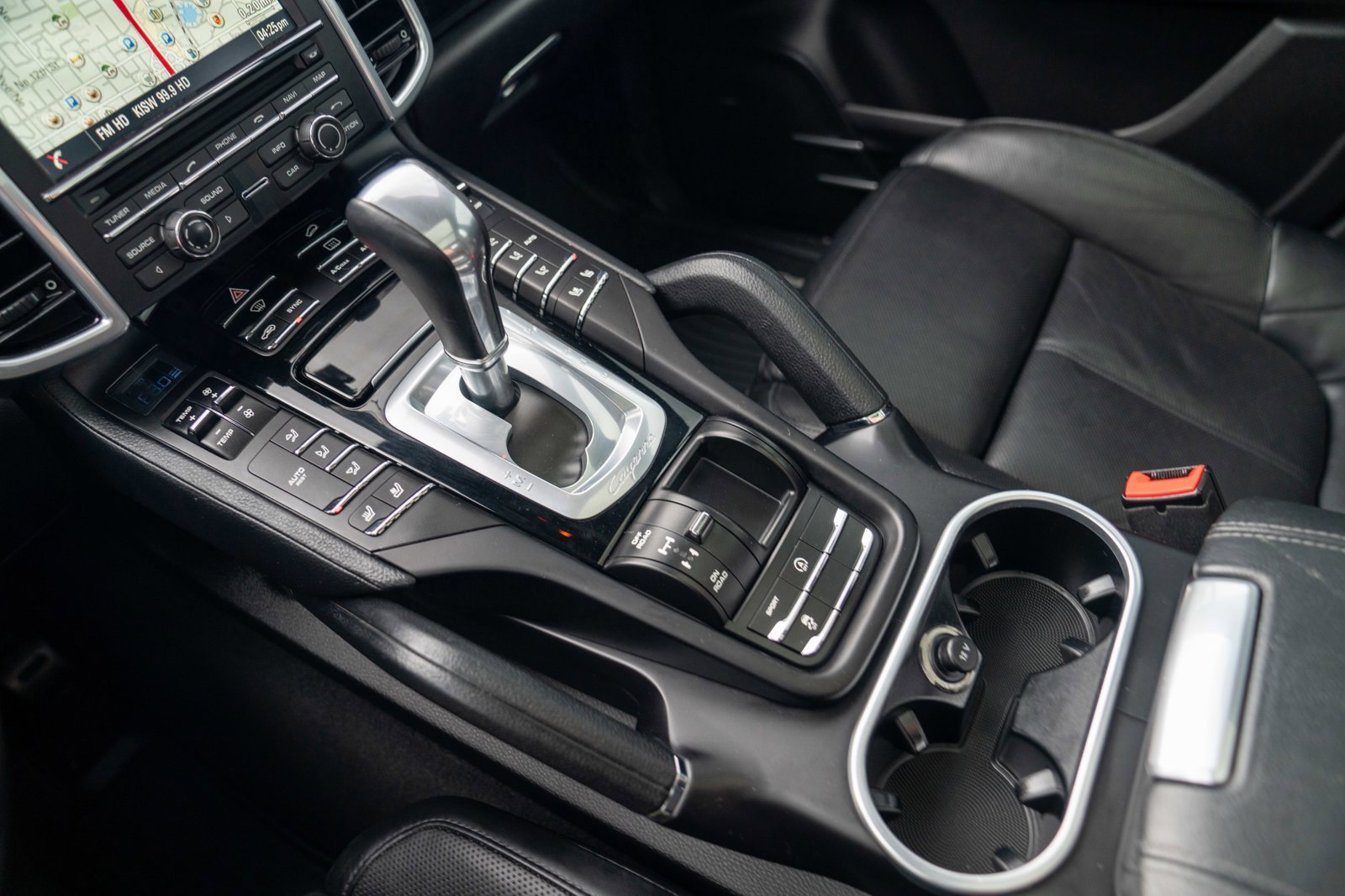 Used 2016 Porsche Cayenne image 21