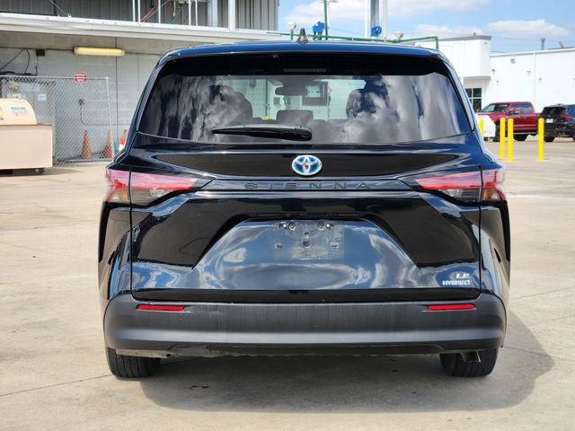 Used 2022 Toyota Sienna LE FWD image 6