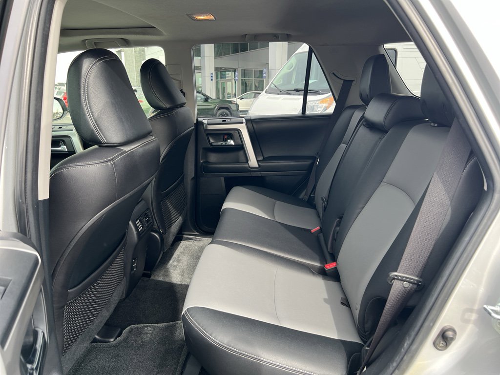 Used 2016 Toyota 4Runner SR5 Premium image 24