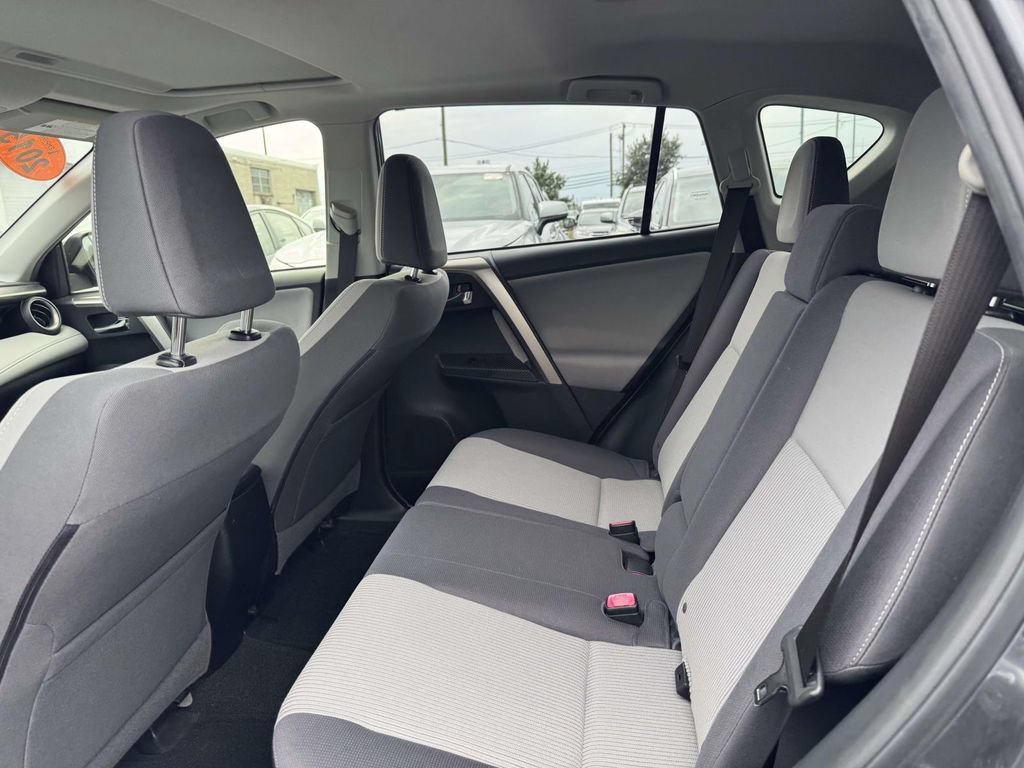 Used 2015 Toyota RAV4 XLE AWD/4WD image 14