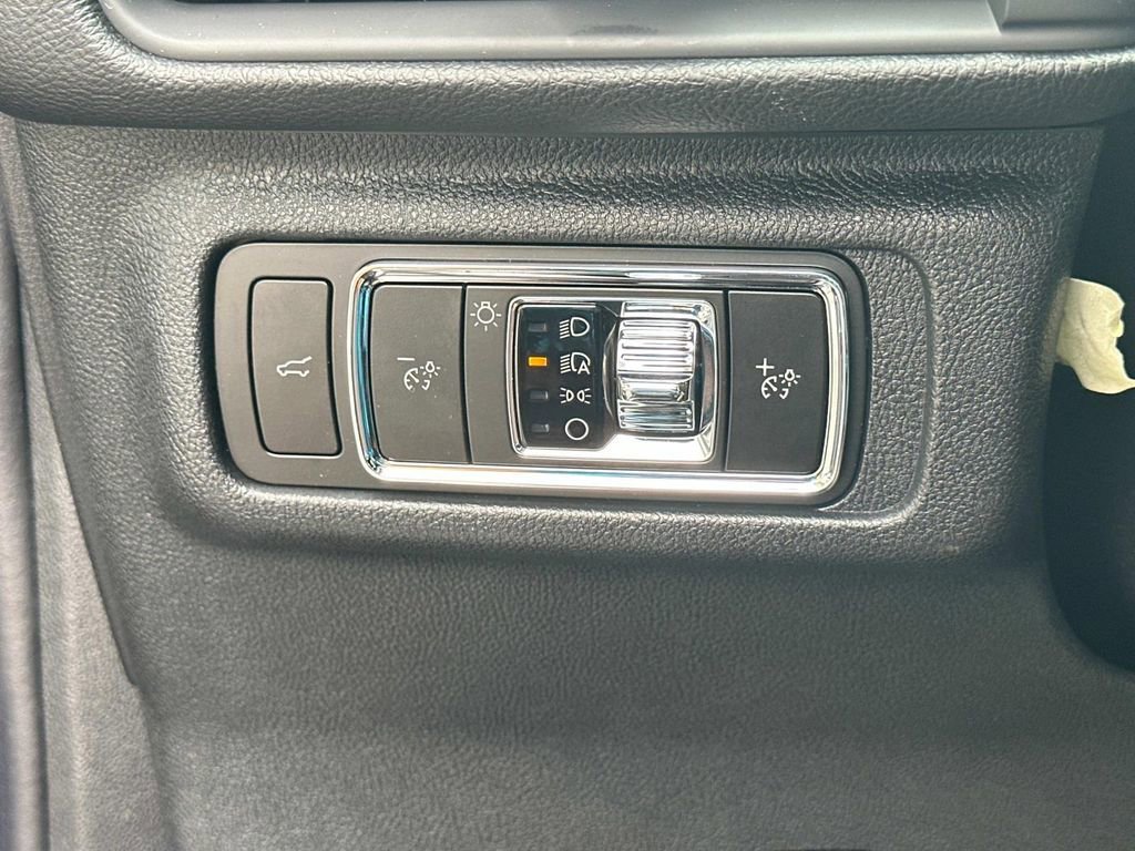 New 2025 Lincoln Corsair FWD w/ Equipment Group 101A image 34