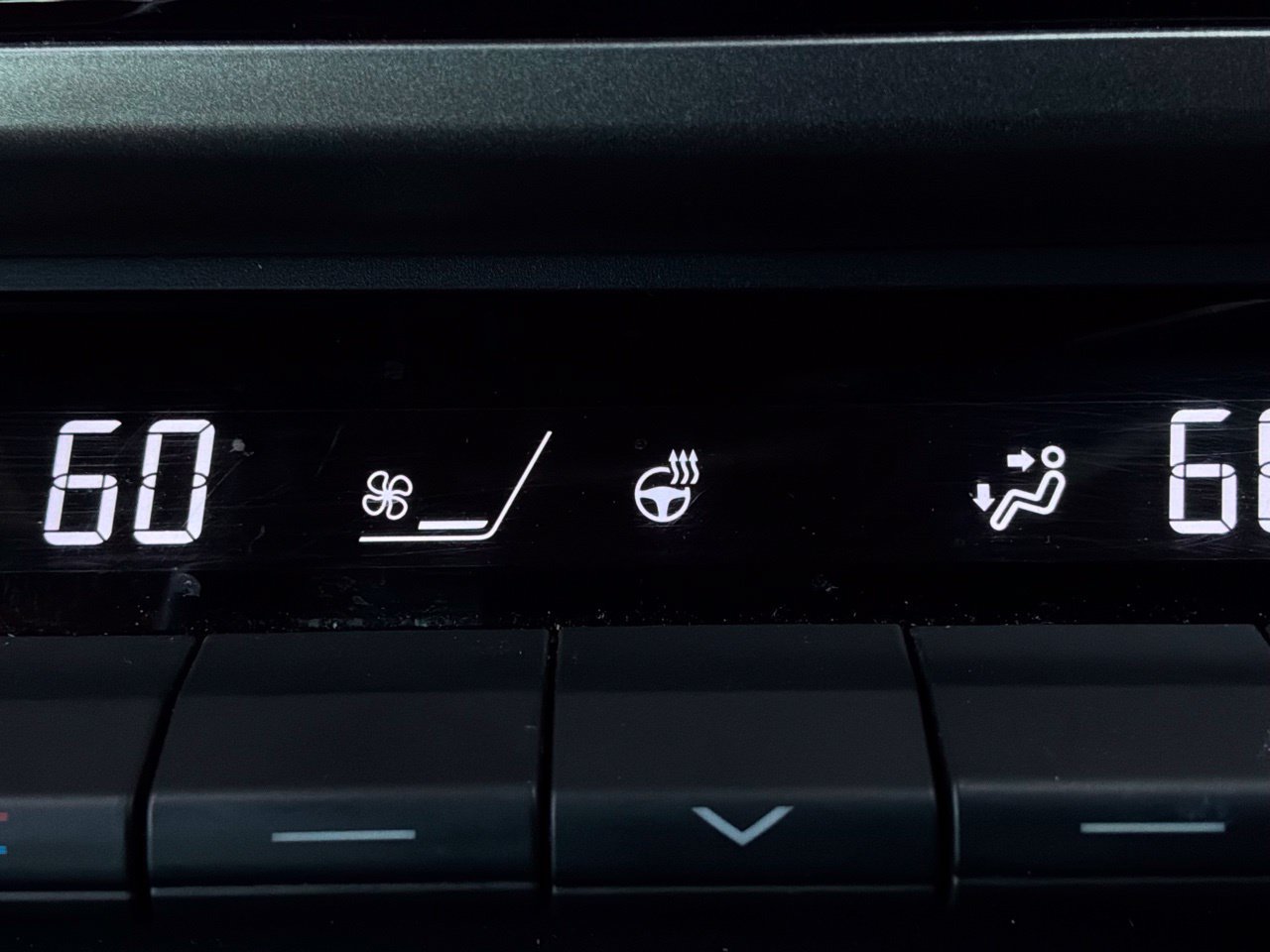 Used 2025 Toyota Camry SE w/ Convenience Package FWD image 32