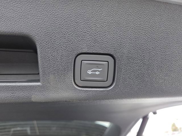 New 2026 Chevrolet Traverse LT w/ Driver Confidence Package AWD/4WD image 18