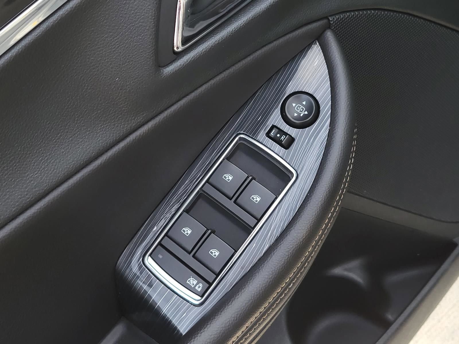 Used 2017 Chevrolet Impala LT image 16