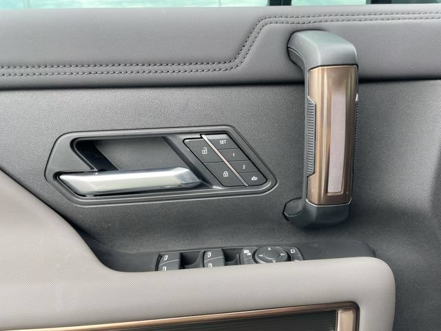 Certified 2025 GMC Hummer EV 3X AWD/4WD image 11