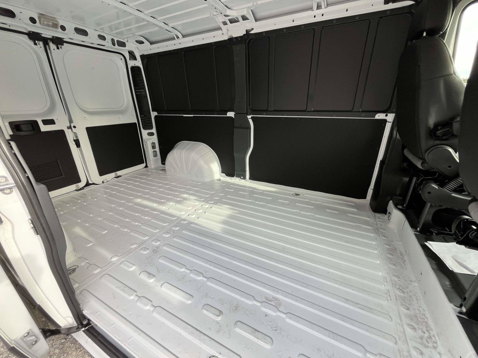 New 2026 RAM ProMaster 1500 w/ Storage Group FWD image 27