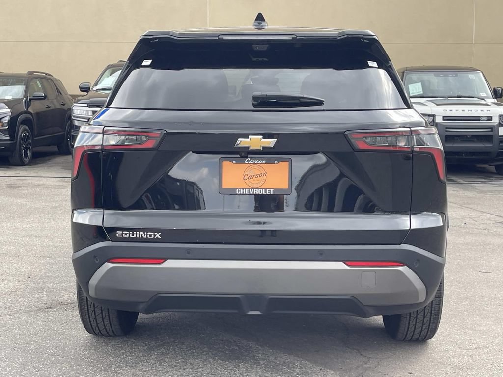 Used 2026 Chevrolet Equinox LT w/ Safety and Technology Package FWD image 4
