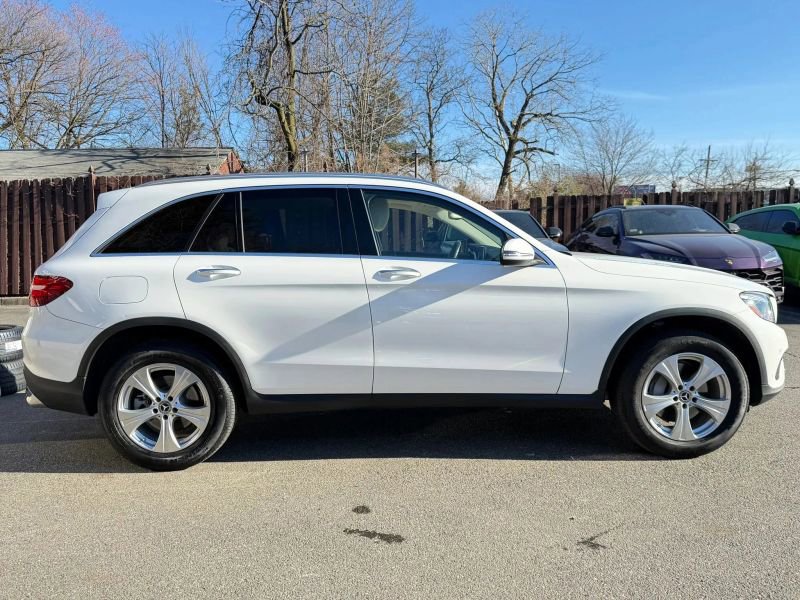 Used 2018 Mercedes-Benz GLC 300 4MATIC image 4