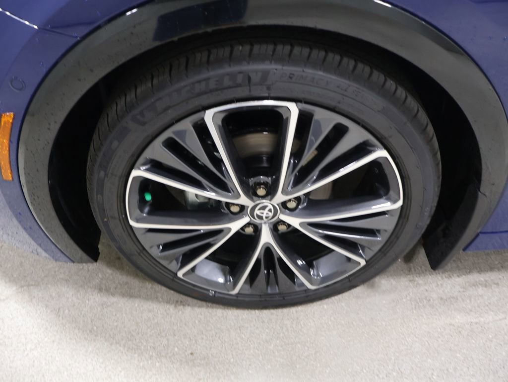 New 2026 Toyota Prius Limited FWD image 9