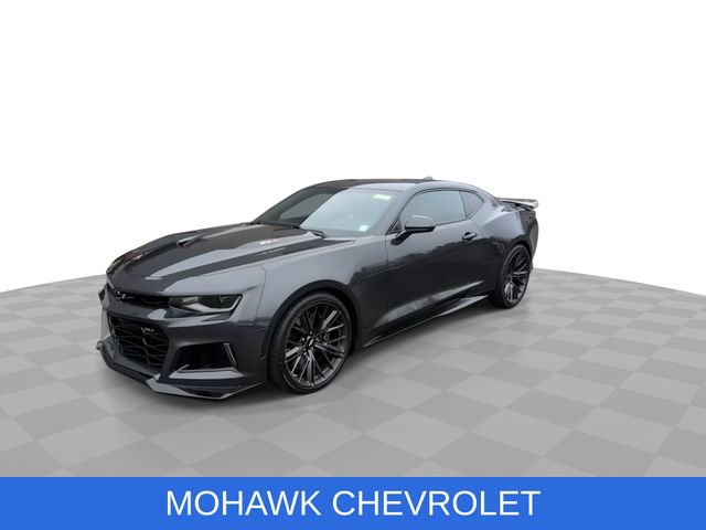 Used 2017 Chevrolet Camaro ZL1 RWD image 4