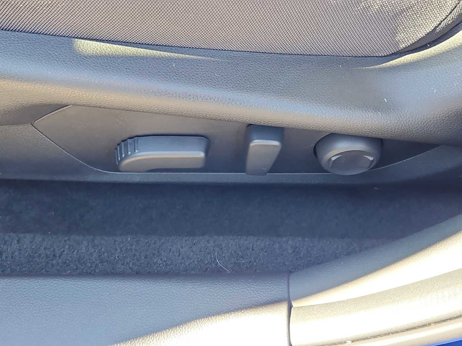 Used 2024 Subaru Crosstrek 2.0i Premium image 14