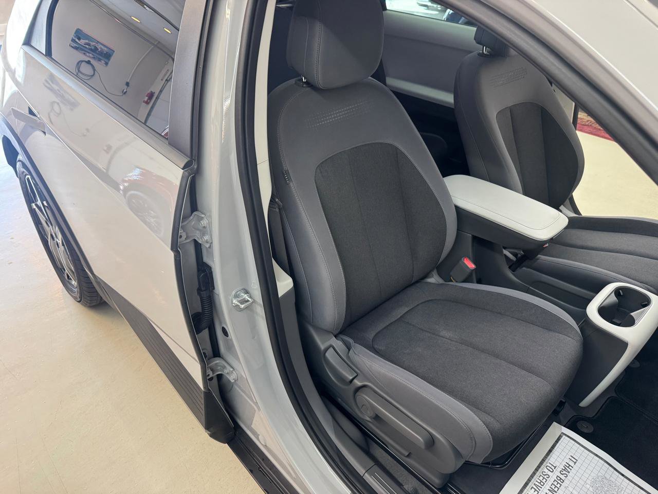 Used 2024 Hyundai Ioniq 5 SE image 8