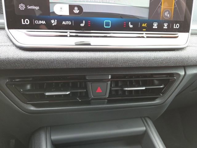 Used 2025 Volkswagen Tiguan S image 16