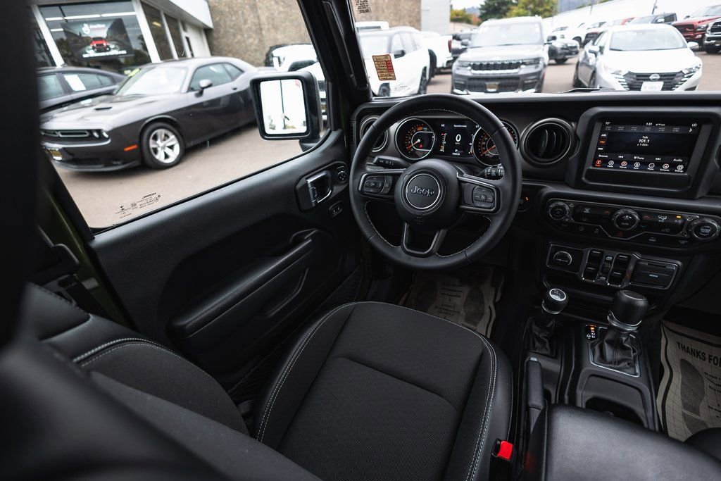 Used 2023 Jeep Wrangler Freedom Edition image 22