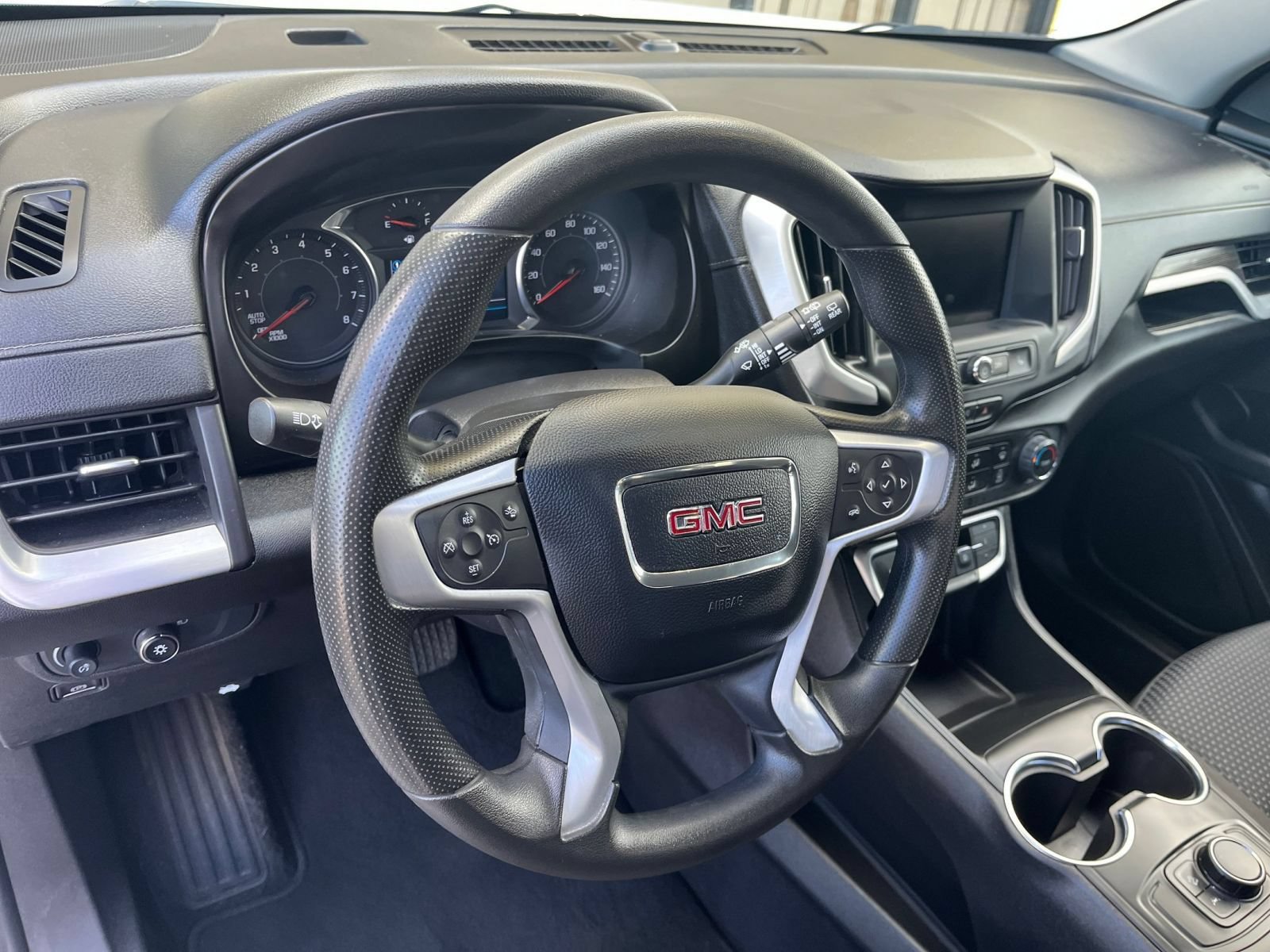 Used 2024 GMC Terrain SLE FWD image 31