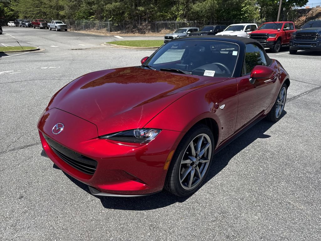 Used 2022 MAZDA MX-5 Miata Grand Touring w/ Weather Package RWD image 3