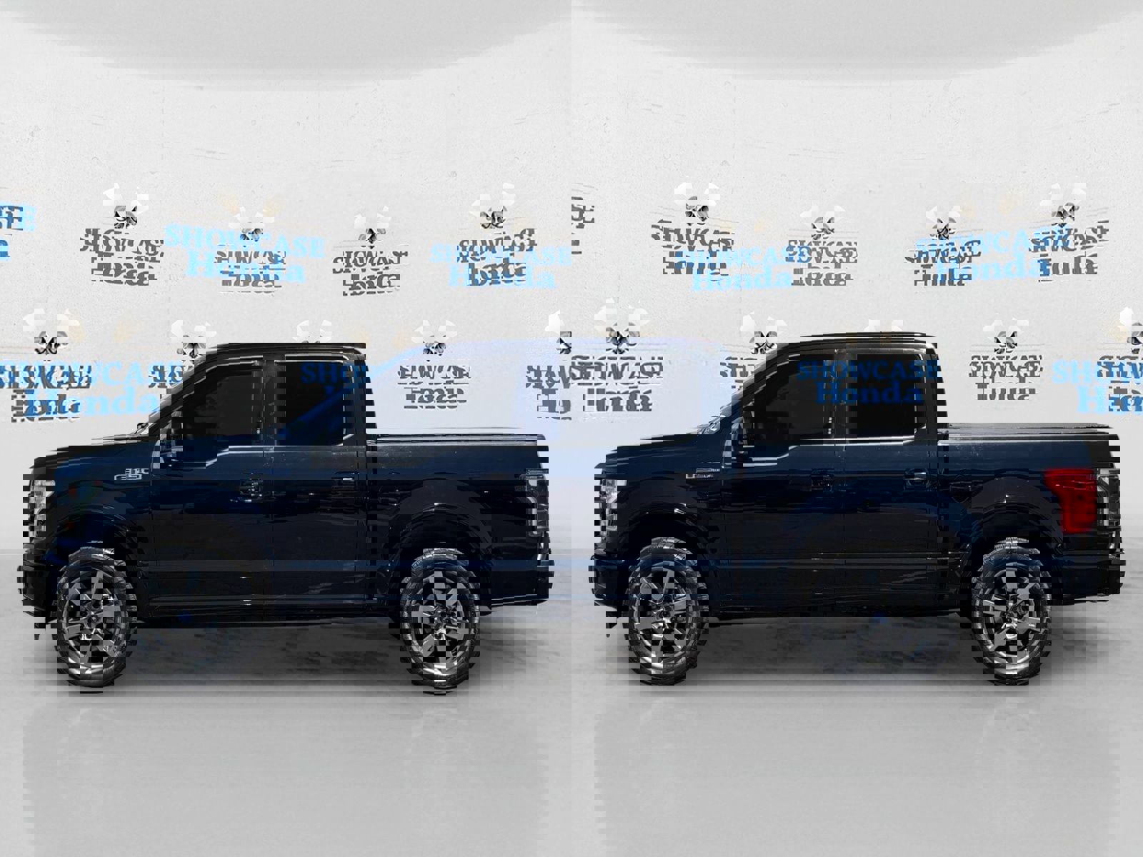 Used 2016 Ford F150 Lariat w/ Equipment Group 502A Luxury image 4