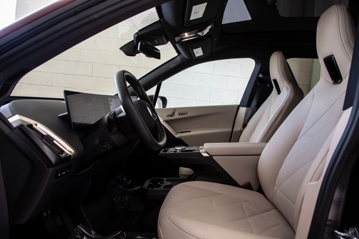 Certified 2023 BMW iX xDrive50 w/ Premium Package image 13