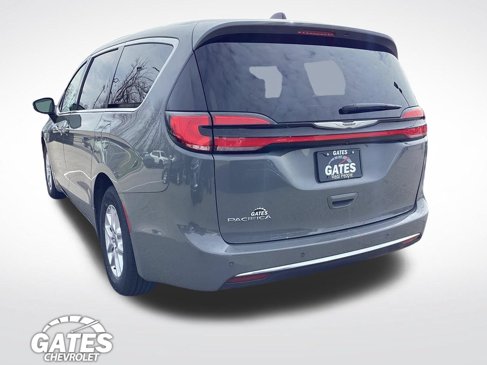 Used 2023 Chrysler Pacifica Touring-L FWD image 7