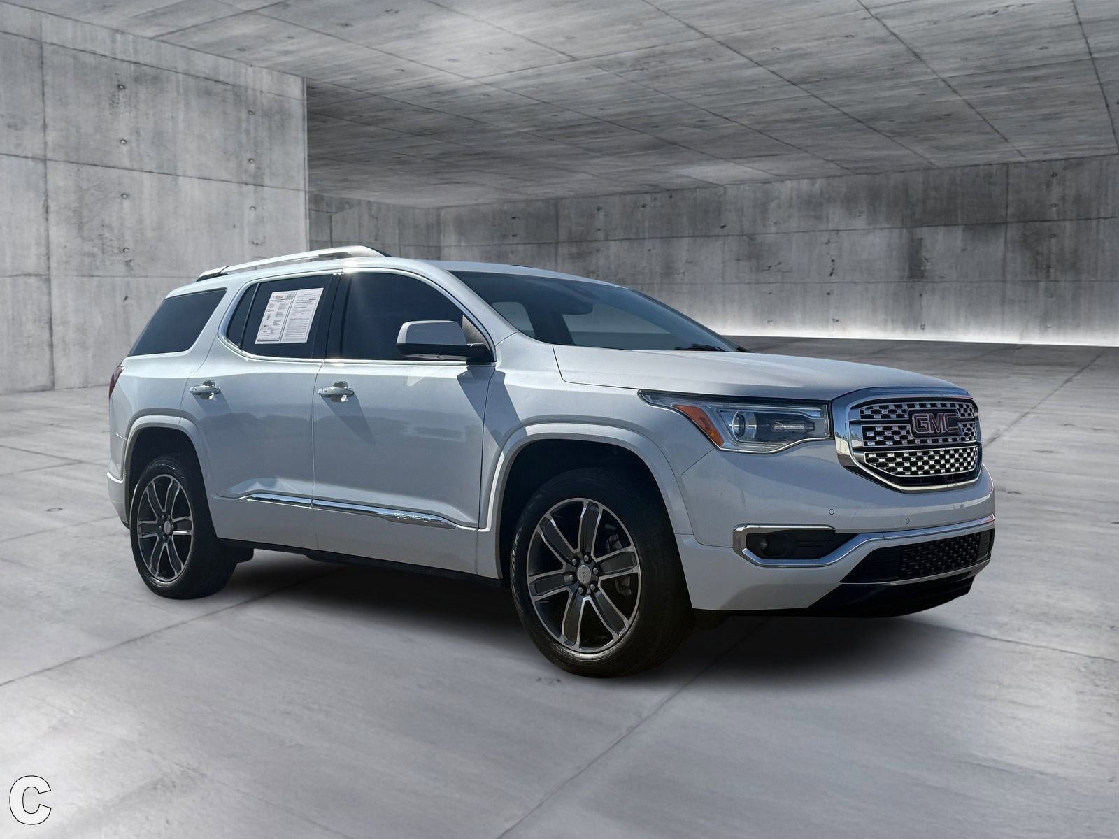 Used 2019 GMC Acadia Denali w/ Technology Package FWD image 7