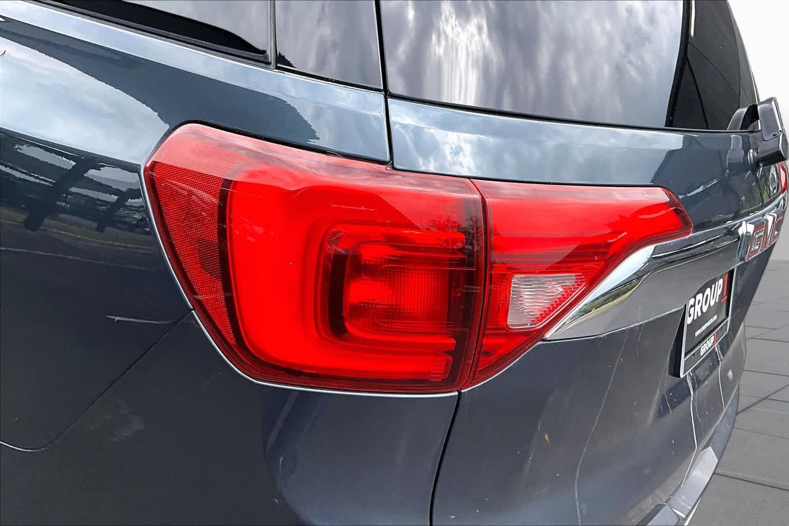 Used 2019 GMC Acadia SLE FWD image 29