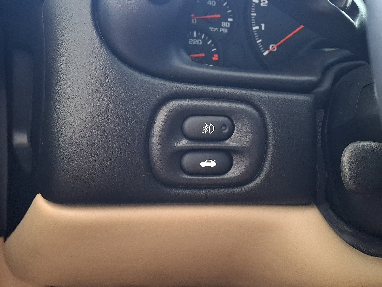 Used 2004 Chevrolet Corvette Convertible w/ Preferred Equipment Group image 21