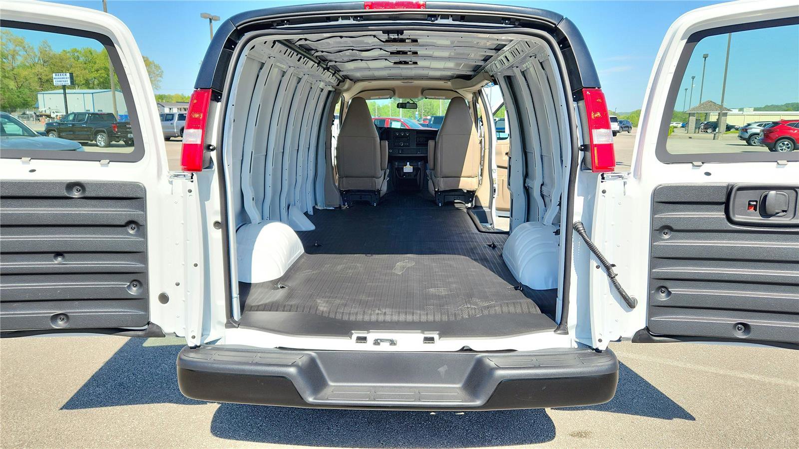 New 2026 Chevrolet Express 2500 Extended RWD image 9