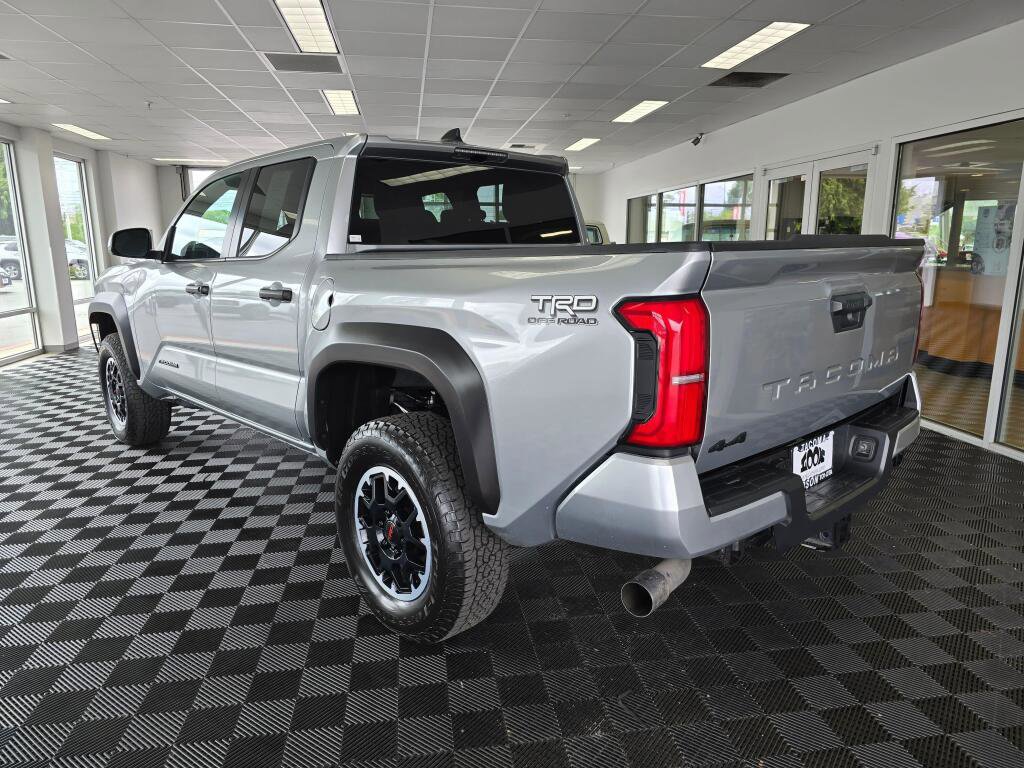 Used 2024 Toyota Tacoma TRD Off-Road AWD/4WD image 5