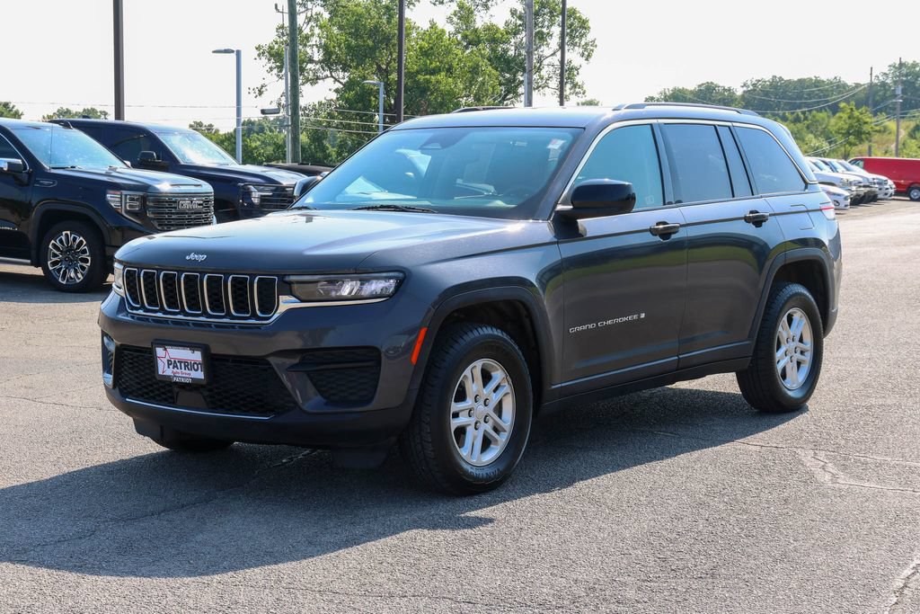 Used 2024 Jeep Grand Cherokee Laredo AWD/4WD image 28