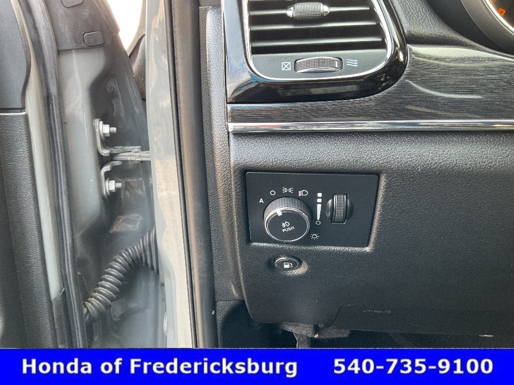 Used 2021 Jeep Grand Cherokee Trailhawk w/ Premium Lighting Group AWD/4WD image 42