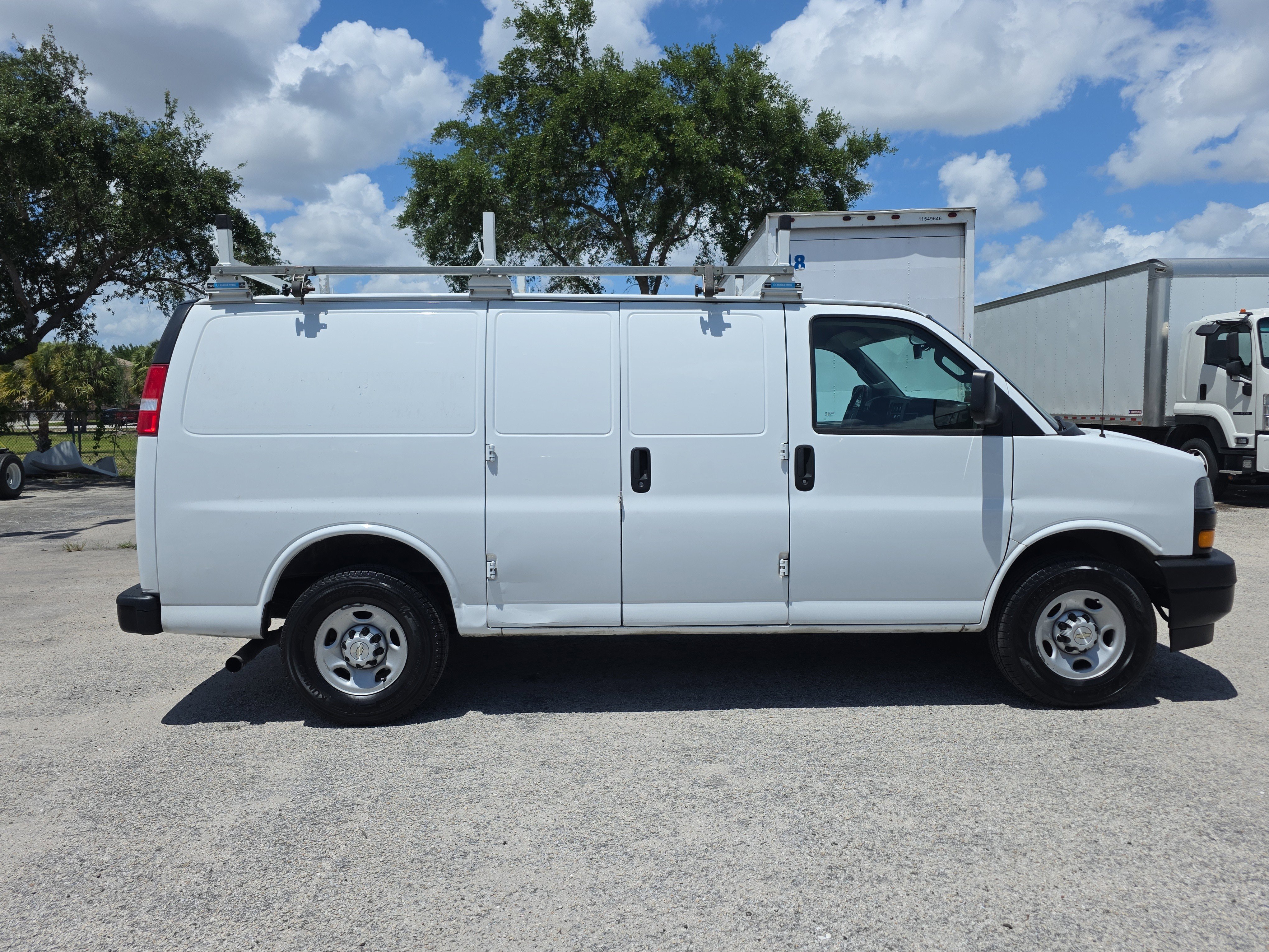 Used 2020 Chevrolet Express 2500 w/ Communications Package RWD image 8