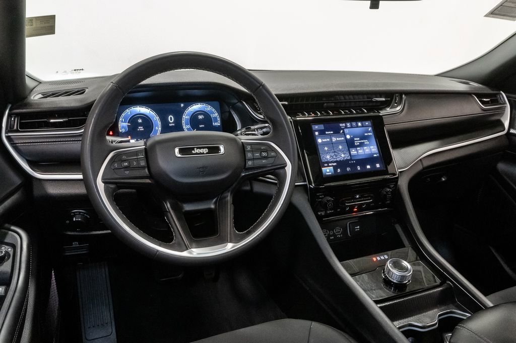 Used 2025 Jeep Grand Cherokee L Laredo image 7