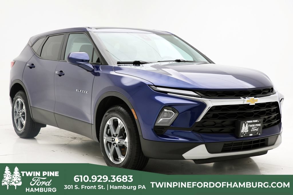 Used 2023 Chevrolet Blazer LT w/ Driver Confidence Package AWD/4WD image 1