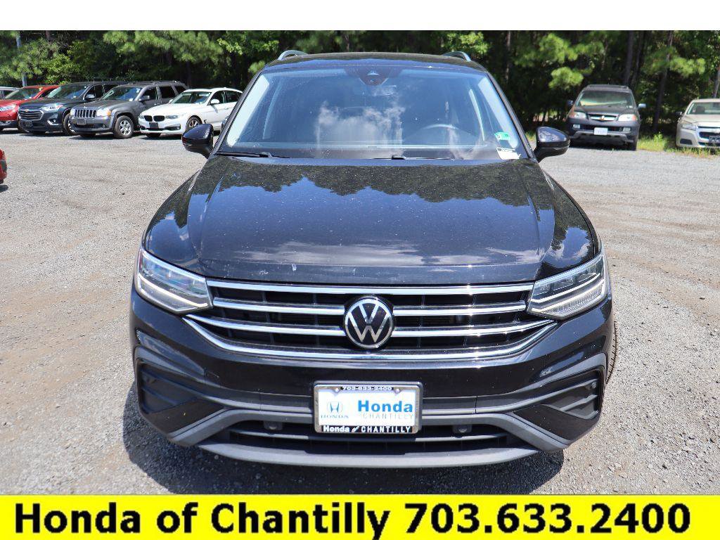 Used 2022 Volkswagen Tiguan SE image 2