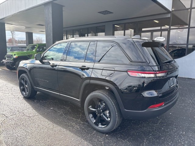 New 2025 Jeep Grand Cherokee Altitude image 6