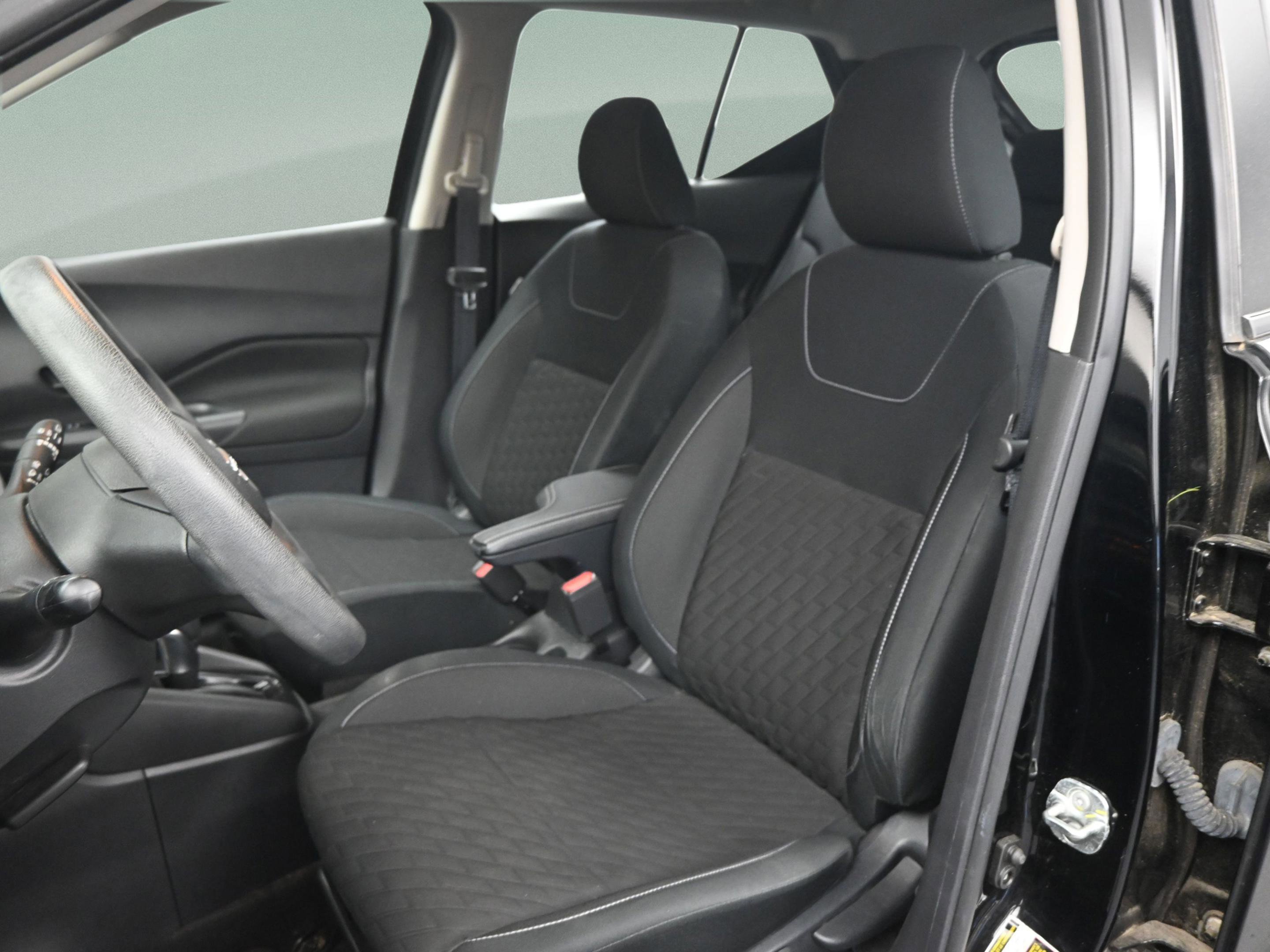 Used 2022 Nissan Kicks S image 33