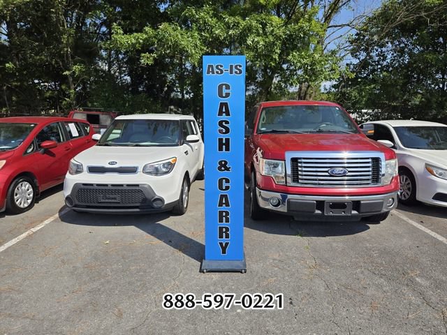 Used 2010 Ford Focus SE FWD image 2
