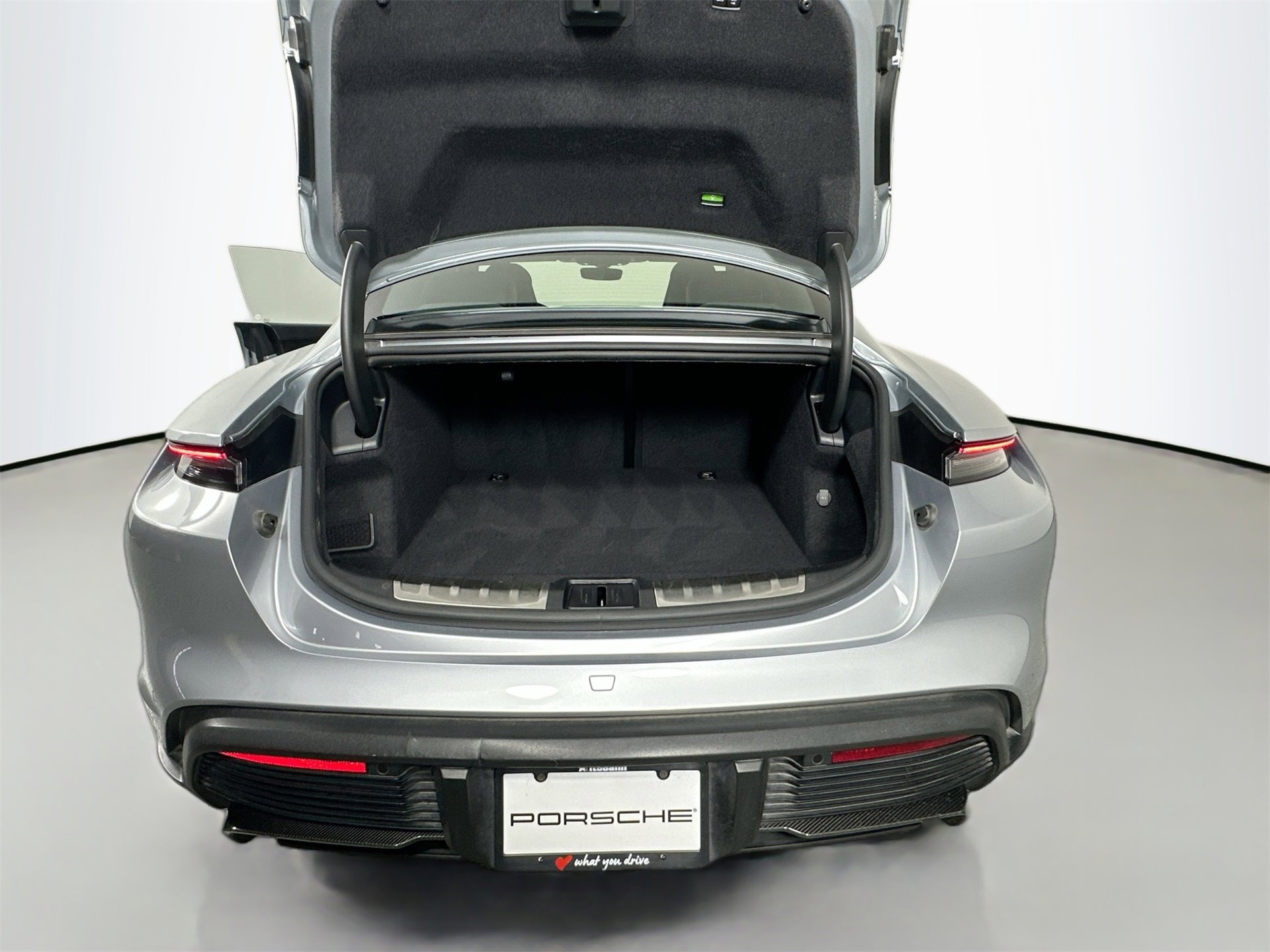 Certified 2020 Porsche Taycan Turbo S image 36